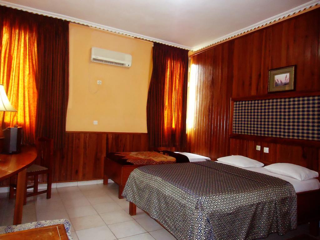 Saffana Hotel Douala Room photo